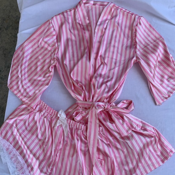 Pink Striped Robe & Shorts - Picture 2 of 9